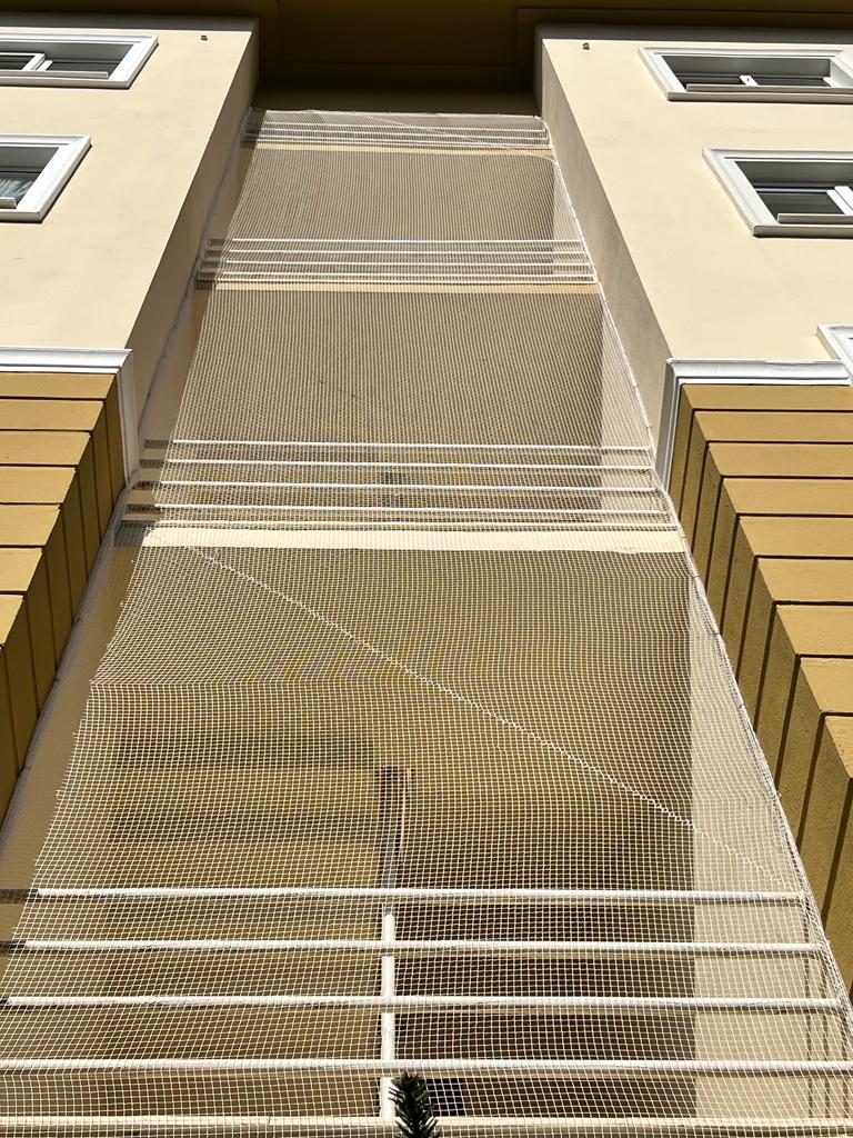 KUŞ ÖNLEME KUŞ KONMAZ  2 X 2 CM POLİETİLEN DÜĞÜMLÜ FİLE