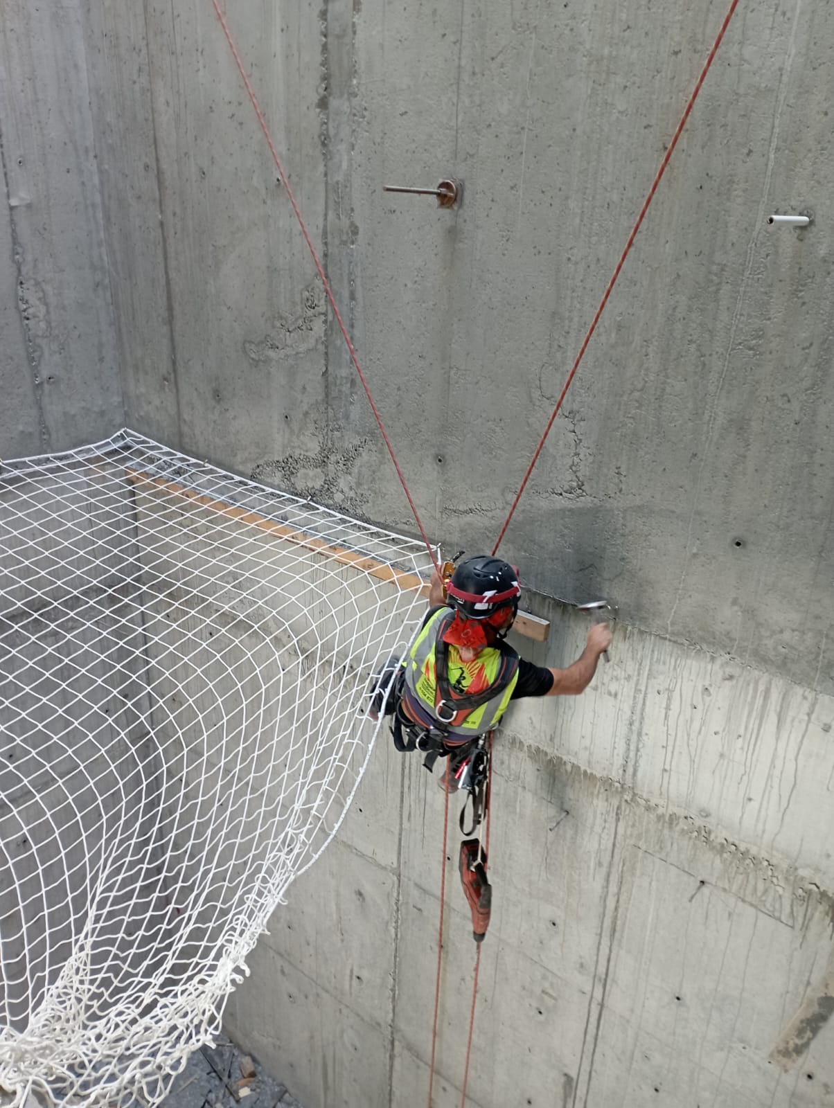 	İNŞAAT ASANSÖR BOŞLUK KAPAMA FİLESİ 10 X 10 CM GÖZ AÇIKLIĞINDA 6 MM İP KALINLIĞINDA POLİAMİD