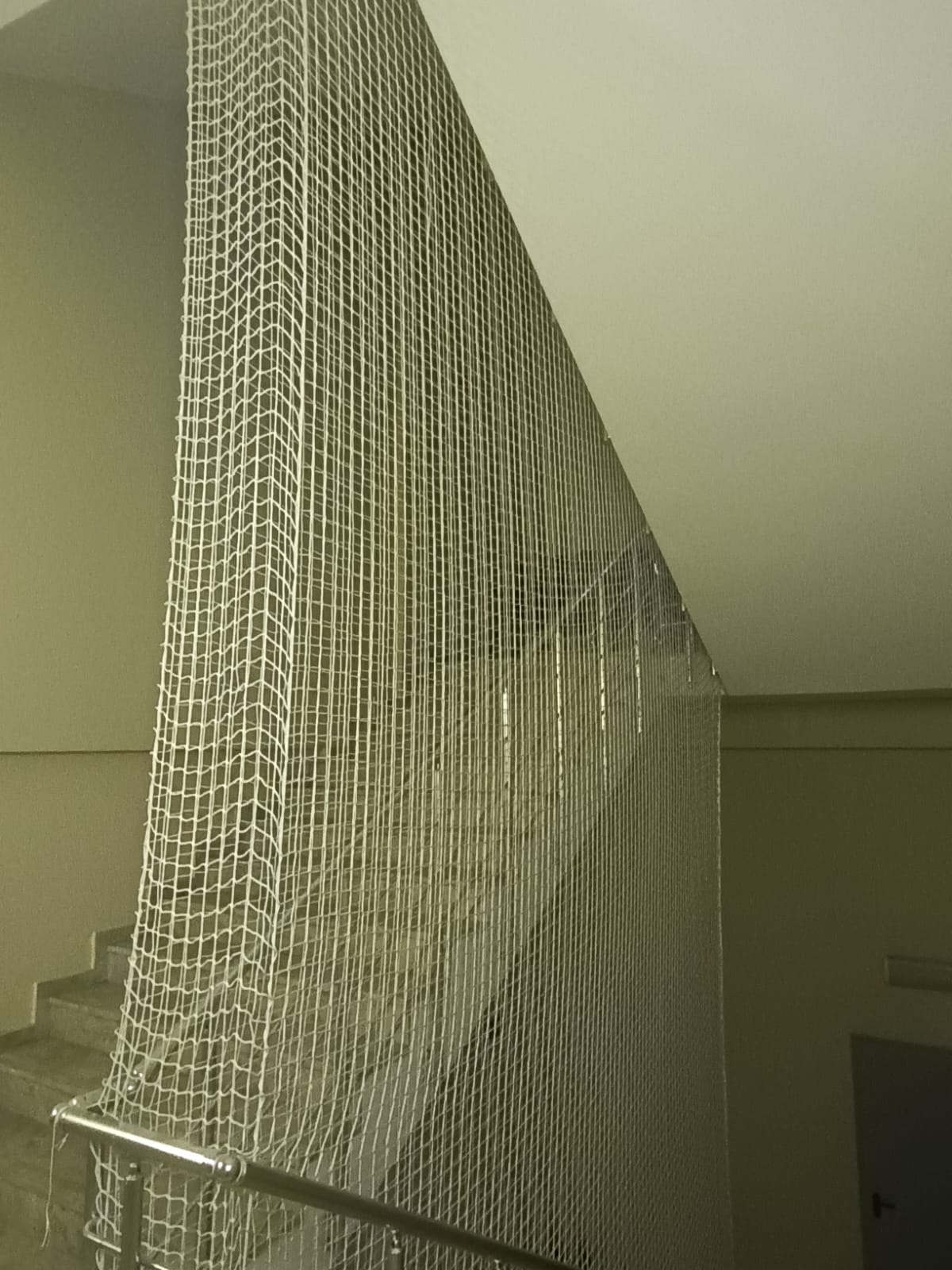 MERDİVEN FİLESİ 10 X 10 CM GÖZ ARALIĞINDA 4 MM İP KALINLIĞINDA POLYESTER BEYAZ RENK